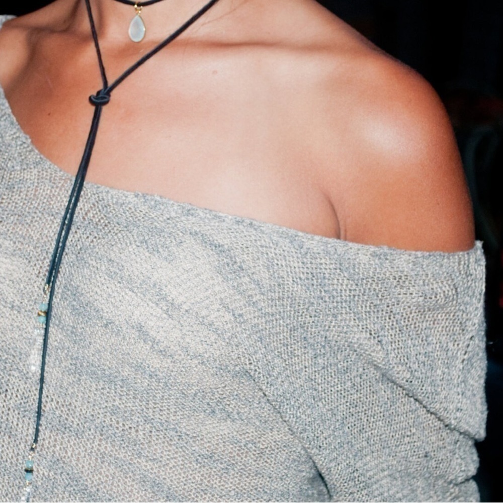 free with any purchase over 30$ add it to your bundle TEA N ROSE off shoulder